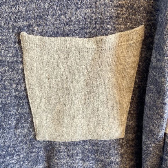 Scoop Neck 3/4 sleeve shirt - Picture 5 of 10